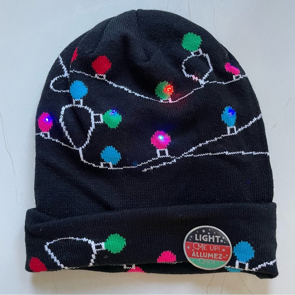 BNWT Light Up Black Tuque